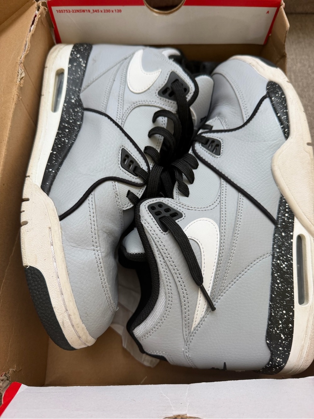 Nike Men's Light Gray and Black Athletic Shoes